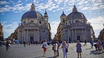 Κορονοϊός: Κλείνουν οι ρωμαιοκαθολικές εκκλησίες στη Ρώμη