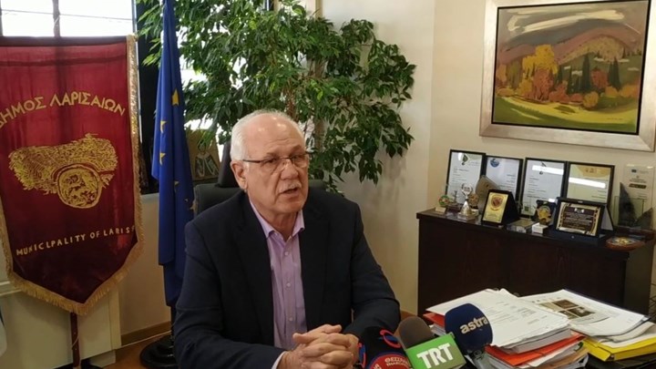 Κορονοϊός-Λάρισα: Ξέσπασε ο δήμαρχος – “Απαράδεκτος” ο συνωστισμός στις καφετέριες – ΒΙΝΤΕΟ