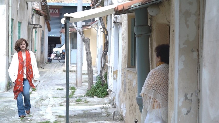 «Προσωπικά» με την Έλενα Κατρίτση: «Στα προσφυγικά της Αθήνας»