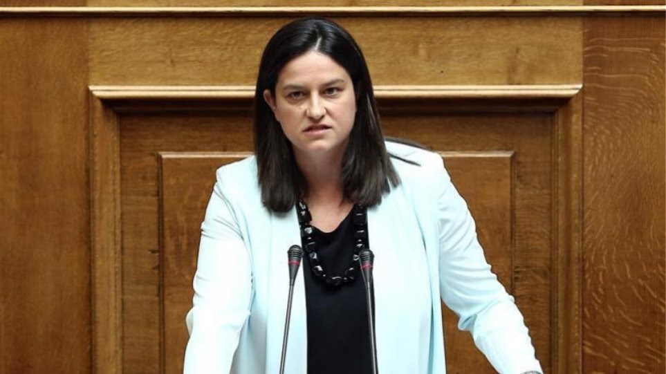 Κορονοϊός: Αυτά είναι τα σενάρια για να μην χαθεί η σχολική χρονιά – Τι δήλωσε η Κεραμέως -ΒΙΝΤΕΟ