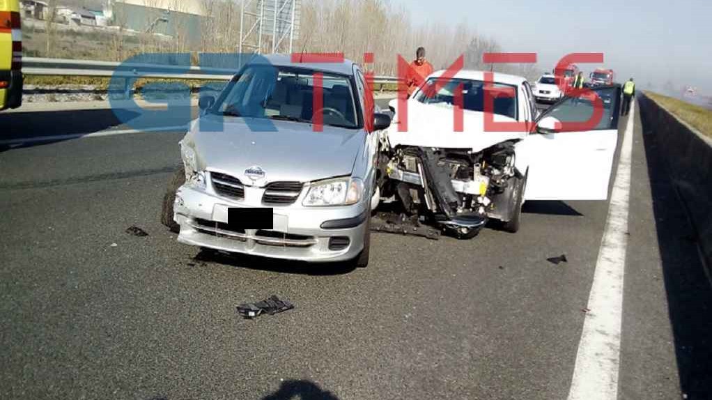 Θεσσαλονίκη: Καραμπόλα στην Εγνατία Οδό – Δύο τραυματίες, κλειστά και τα δύο ρεύματα κυκλοφορίας