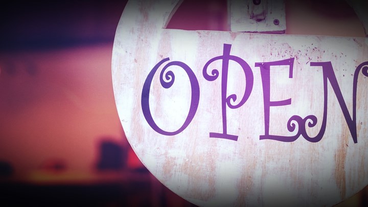 Κορονοϊός: Ποιες επιχειρήσεις θα μπορούν να λειτουργούν Κυριακές και αργίες