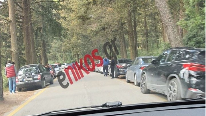 Κορονοϊός:  Από την παραλία στο…βουνό – Συνωστισμός στην Πάρνηθα – ΦΩΤΟ αναγνώστη