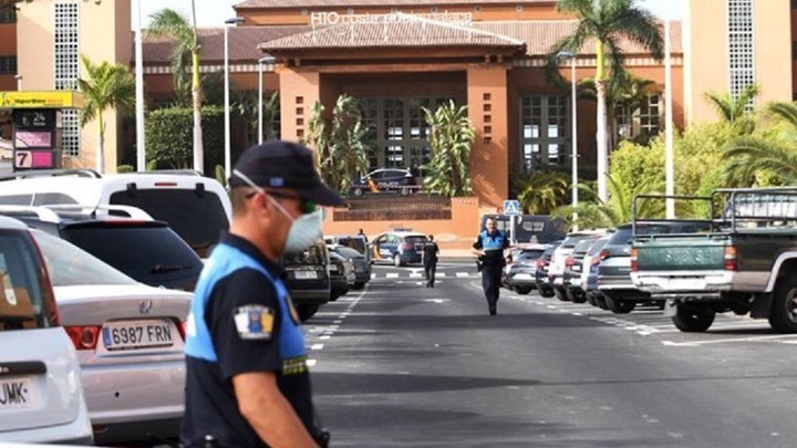 Κορονοϊός: Η Ισπανία κλείνει όλα τα ξενοδοχεία