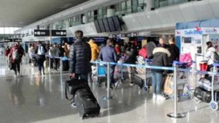 Κορονοϊός: Σκηνές χάους στα αεροδρόμιο των ΗΠΑ