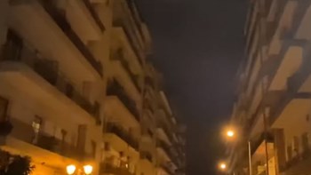 Κορονοϊός: Χιλιάδες Θεσσαλονικείς χειροκρότησαν γιατρούς και νοσηλευτές – ΒΙΝΤΕΟ αναγνώστη