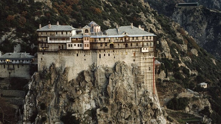 Κορονοϊός – Άγιο Όρος: Αναστέλλεται έως τις 30 Μαρτίου η είσοδος επισκεπτών-προσκυνητών