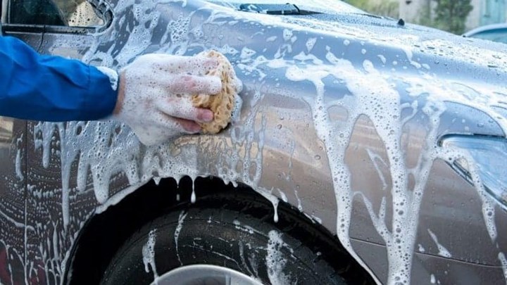 Κορονοϊός – Ομοσπονδία Βενζινοπωλών Ελλάδος: Να σταματήσει το πλύσιμο των αυτοκινήτων στα πρατήρια