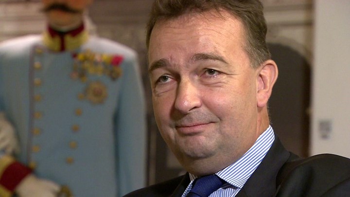 Κορονοϊός: Χτύπησε την πόρτα και των γαλαζοαίματων – Ο πρώτος που βγήκε θετικός στο τεστ