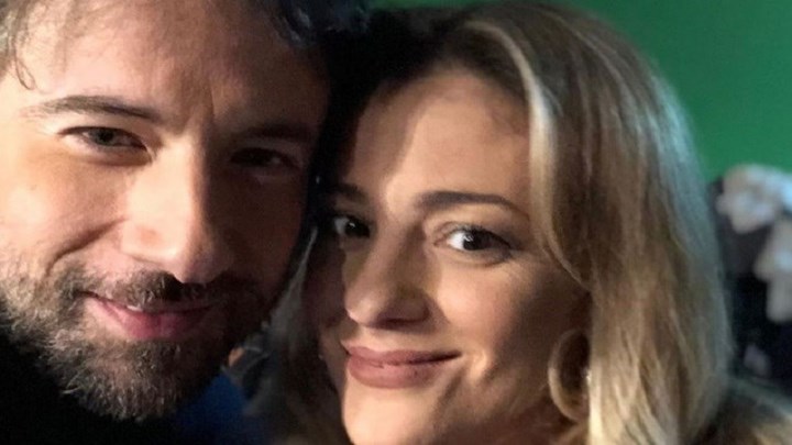 Κορονοϊός: Το διαδικτυακό πάρτι του Κωστή Μαραβέγια και της Νατάσας Μποφίλιου για να «μείνουμε σπίτι»