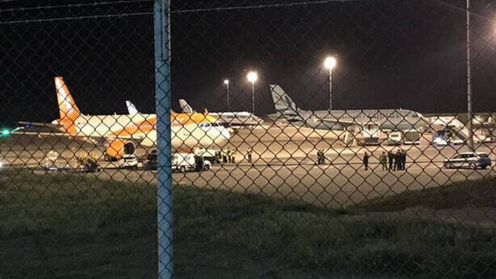 Κορονοϊός: Χάος σε αεροπλάνο με Κύπριους φοιτητές που έφθαναν από το Μάντσεστερ – ΒΙΝΤΕΟ