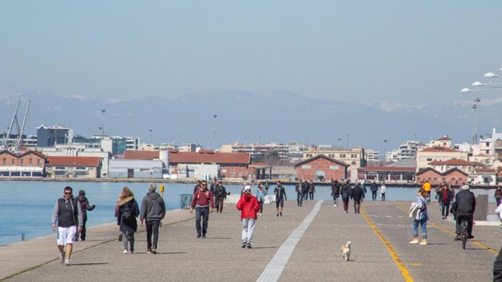 Κορονοϊός: Θέμα στη New York Post οι Έλληνες που αγνοούν τις εκκλήσεις για αυτοπεριορισμό – ΒΙΝΤΕΟ