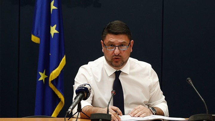 Κορονοϊός: Νέοι περιορισμοί στη μετακίνηση εκτός σπιτιού – Οι αυστηρές συστάσεις Χαρδαλιά