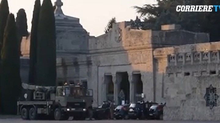Κορονοϊός: Στρατιωτικό κομβόι μεταφέρει φέρετρα από το Μπέργκαμο – ΒΙΝΤΕΟ