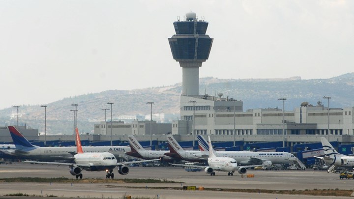 Κορονοϊός: Πληροφορίες ότι σταματούν όλες οι επιβατικές πτήσεις από και προς την Ελλάδα