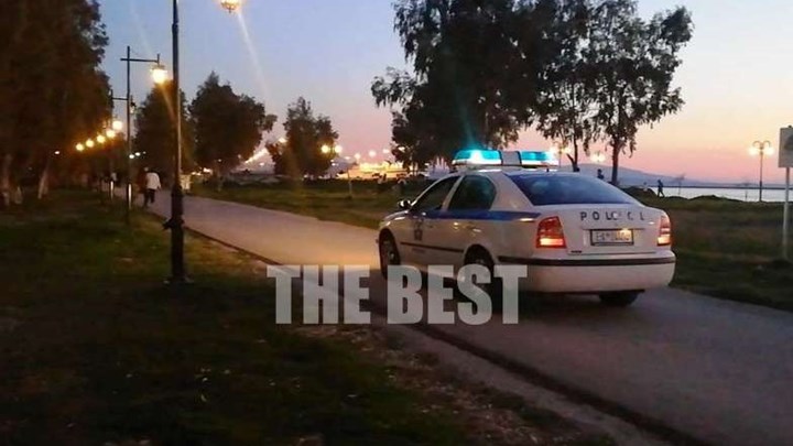 Κορονοϊός-Πάτρα: Με μεγάφωνα οι αστυνομικοί ζητούν από τον κόσμο να πάει σπίτι – ΒΙΝΤΕΟ