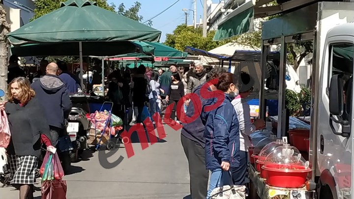 Κορονοϊός: Kοσμοσυρροή στη λαϊκή του Κορυδαλλού – Το έριξαν στο μπάσκετ στον Βύρωνα – ΦΩΤΟ αναγνώστη