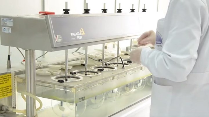 «Ζεσταίνει τις μηχανές» ο Στρατός στην 441 ΑΒΥΥ για την παραγωγή αντισηπτικών – ΒΙΝΤΕΟ