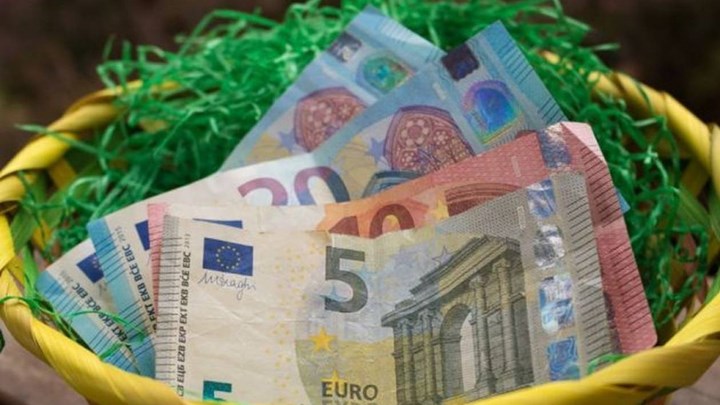 Κορονοϊός – Δώρο Πάσχα: Τα σενάρια για την καταβολή του