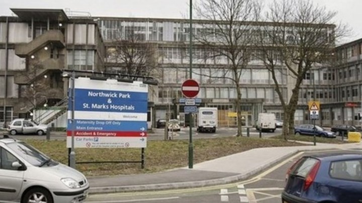 Κορονοϊός – Λονδίνο: Νοσοκομείο ξέμεινε από κρεβάτια στη ΜΕΘ