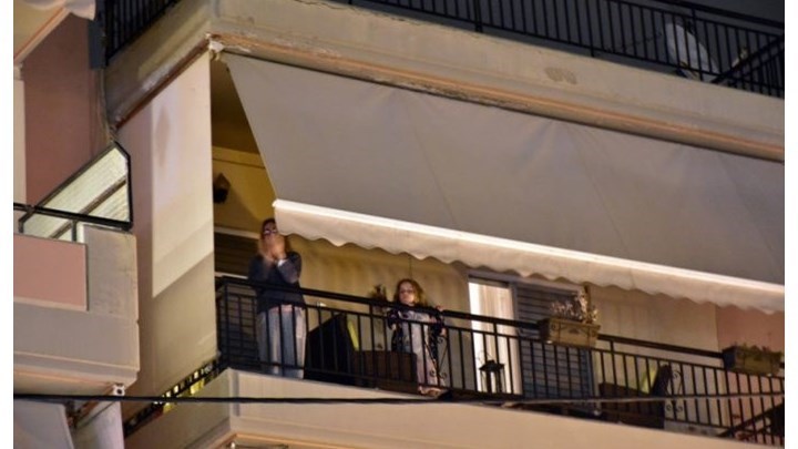 Κορονοϊός: Νέο διαδικτυακό κάλεσμα για χειροκρότημα σε γιατρούς και νοσηλευτές