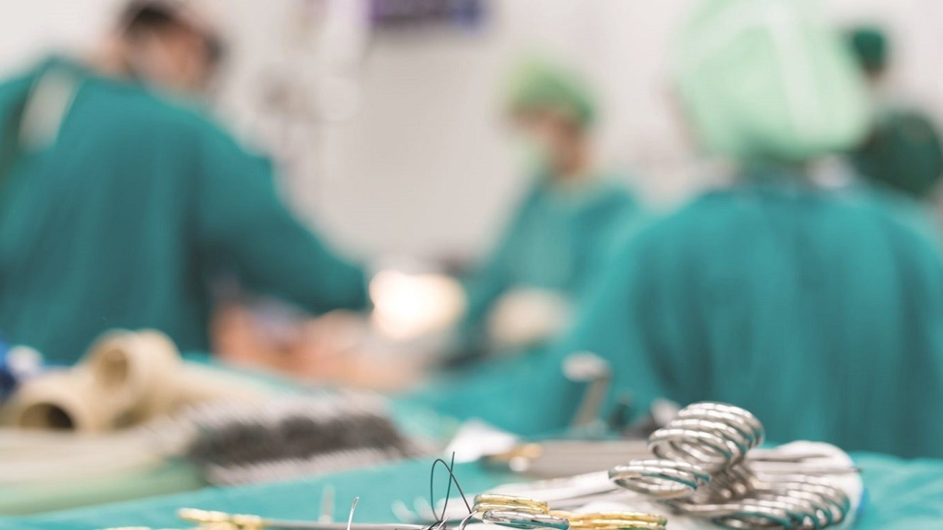 Μηνυτήρια αναφορά του ιατροδικαστή Αϊβατίδη: Δεν παίρνει άδεια για νεκροψία – Στον εισαγγελέα η οικογένεια