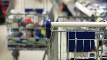 Κορονοϊός: Ανοιχτά τα σούπερ μάρκετ σήμερα – Ποιες ώρες θα λειτουργήσουν