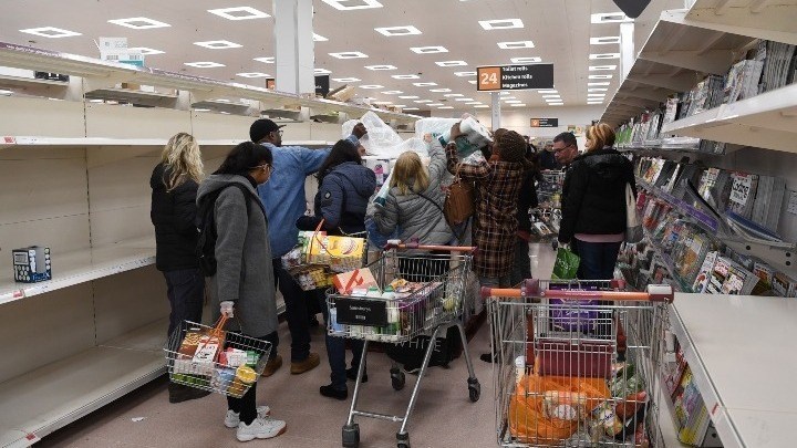 Κορονοϊός: Επιστημονική μελέτη εξηγεί γιατί δεν μπορούν όλοι να πειθαρχήσουν στα περιοριστικά μέτρα