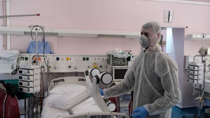Διευθύντρια Πνευμονολογικής στο “Σωτηρία”: Νοσηλεύουμε 40άρηδες και 50άρηδες
