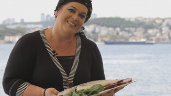 Μαρία Εκμεκτσίογλου: Πώς άσπρισαν τα μαλλιά μου σε μια νύχτα