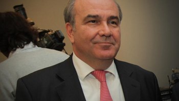 Παπαθανάσης: Αν χρειαστεί θα κλείσουν οι λαϊκές – Τι είπε για τις ελλείψεις σε μάσκες και αντισηπτικά