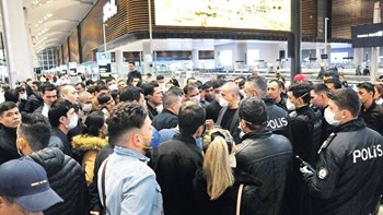 Κορονοϊός: Χάος στο αεροδρόμιο της Κωνσταντινούπολης με χιλιάδες αποκλεισμένους επιβάτες – ΒΙΝΤΕΟ