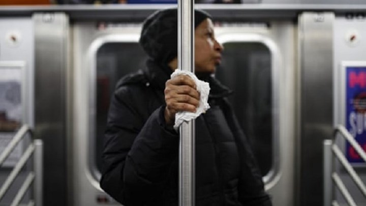 Κορονοϊός: Αυτά είναι τα εργαστηριακά ευρήματα που ανησυχούν τον γιατρό