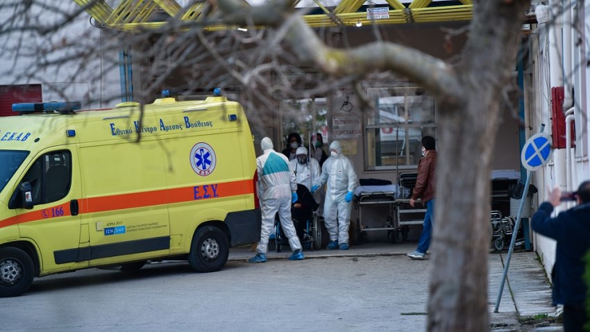 Κορονοϊός: Μακραίνει η λίστα των θυμάτων στην Ελλάδα – Στους 27 οι νεκροί