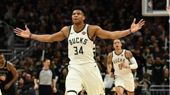 Αντετοκούνμπο: Η τρυφερή ΦΩΤΟ με τη σύντροφο του και τον γιο τους