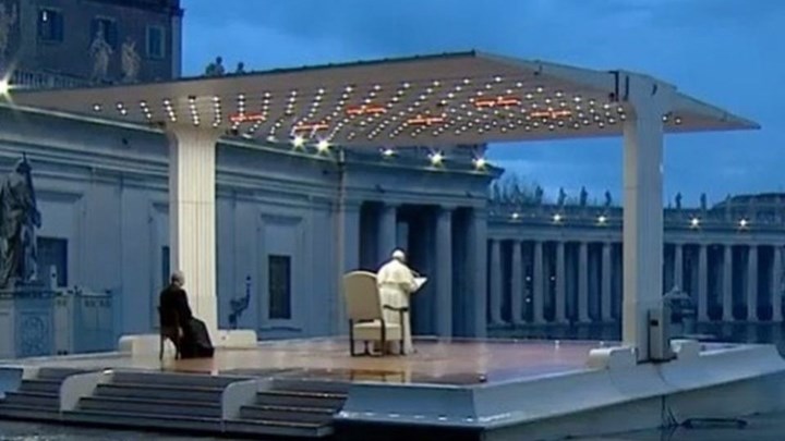 Κορονοϊός: Η προσευχή του Πάπα στην άδεια πλατεία Αγίου Πέτρου – ΦΩΤΟ – ΒΙΝΤΕΟ