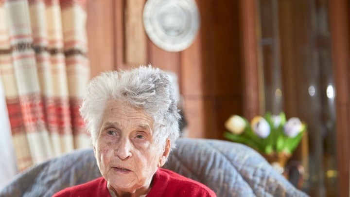 Κορονοϊός: “Δεν φοβήθηκα” λέει 95χρονη στην Ελβετία που νίκησε τον ιό