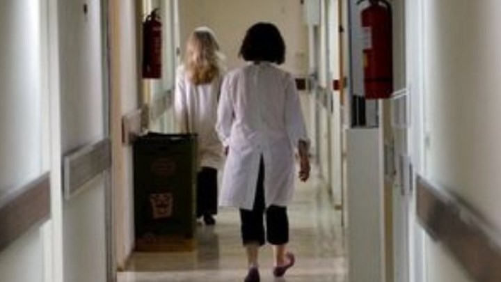 Κορονοϊός-Ικαρία: Στην Αθήνα μεταφέρεται 25χρονος που διαγνώσθηκε θετικός στον ιό