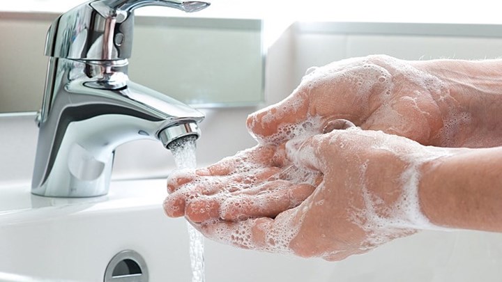 Πλύσιμο χεριών: Μια συνήθεια με ιστορία μόλις 170 ετών – Ο γιατρός που την καθιέρωσε