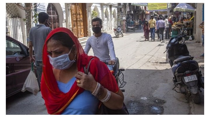 Κορονοϊός – Ινδία: Σε καραντίνα 15.000 άνθρωποι – Είχαν επαφή με γκουρού που πέθανε από τον ιό
