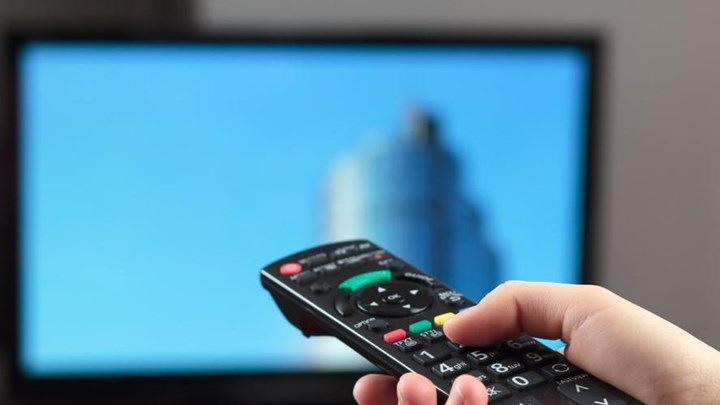 Μένουμε σπίτι: Στα ύψη η τηλεθέαση – Τα σενάρια που εξετάζονται για την επόμενη μέρα