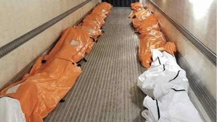 Κορονοϊός: Φρίκη στη Νέα Υόρκη – Φορτώνουν πτώματα σε φορτηγά ψυγεία έξω από τα νοσοκομεία – ΦΩΤΟ – ΒΙΝΤΕΟ