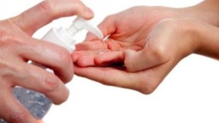 Κορονοϊός-Σας ενδιαφέρει: Τι πρέπει να προσέξουμε στη χρήση αντισηπτικών για την προστασία των χεριών