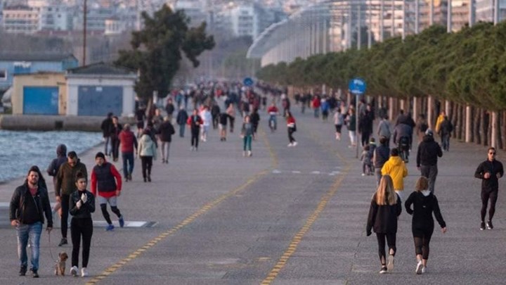 Κορονοϊός: Το Μαξίμου εξετάζει την αυστηροποίηση των μέτρων απαγόρευσης – ΒΙΝΤΕΟ