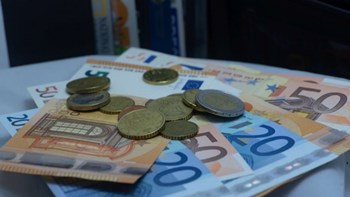 Κορονοϊός: Πώς και πότε θα δοθεί το επίδομα των 800 ευρώ – Τι δήλωσε ο Βρούτσης – ΒΙΝΤΕΟ