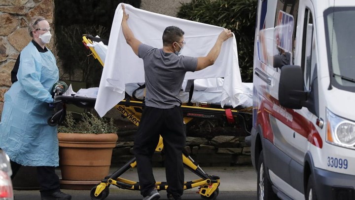 Κορονοϊός: Δραματική αύξηση νεκρών και κρουσμάτων στις ΗΠΑ – Σε 24 ώρες πέθαναν 865 άνθρωποι