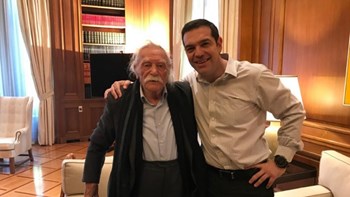 Τσίπρας για Γλέζο: Αποχαιρετώ τον αντάρτη, τον ασυμβίβαστο αγωνιστή