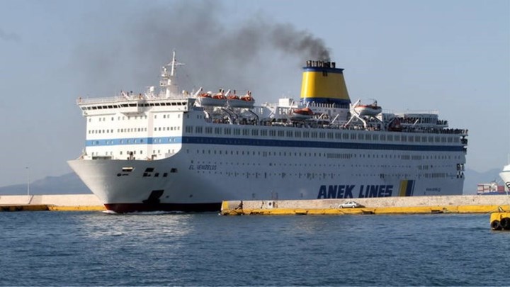 Κορονοϊός: 20 κρούσματα στο πλοίο «Ελευθέριος Βενιζέλος» – Παραμένει ανοικτά του Πειραιά
