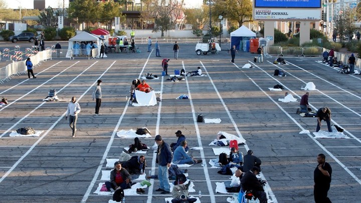 Κορονοϊός: Εικόνες ντροπής στο Λας Βέγκας – Βάζουν τους άστεγους σε θέσεις πάρκινγκ – ΦΩΤΟ – ΒΙΝΤΕΟ