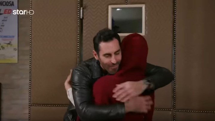 Masterchef: Η αγκαλιά του Αποστολάκη στη Μαρία που άναψε φωτιές στον Μπέλλο – ΒΙΝΤΕΟ